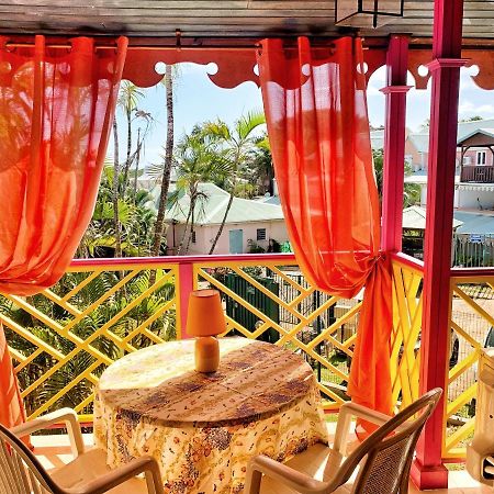 Appartement Duplex Climatise Avec Wi-Fi - Plage Pointe Marin A Pieds, Recemment Renove Сент-Анн Экстерьер фото