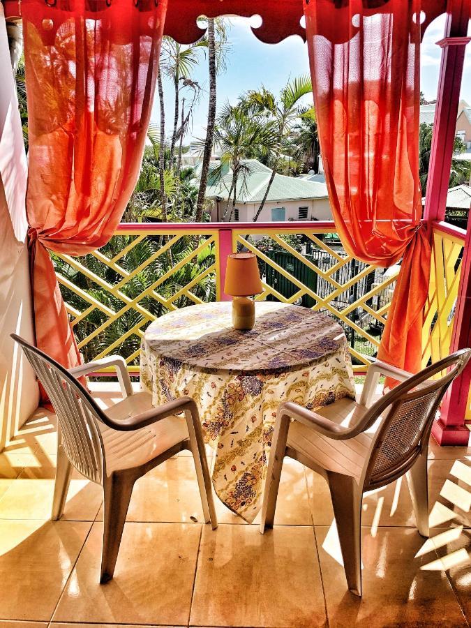 Appartement Duplex Climatise Avec Wi-Fi - Plage Pointe Marin A Pieds, Recemment Renove Сент-Анн Экстерьер фото