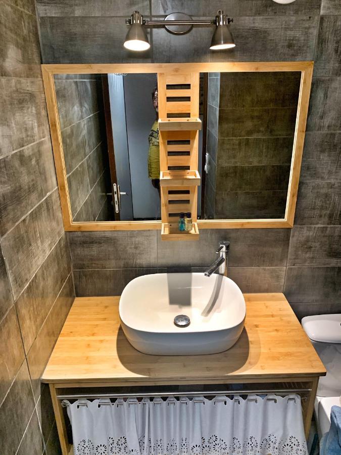 Appartement Duplex Climatise Avec Wi-Fi - Plage Pointe Marin A Pieds, Recemment Renove Сент-Анн Экстерьер фото