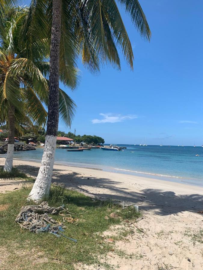 Appartement Duplex Climatise Avec Wi-Fi - Plage Pointe Marin A Pieds, Recemment Renove Сент-Анн Экстерьер фото